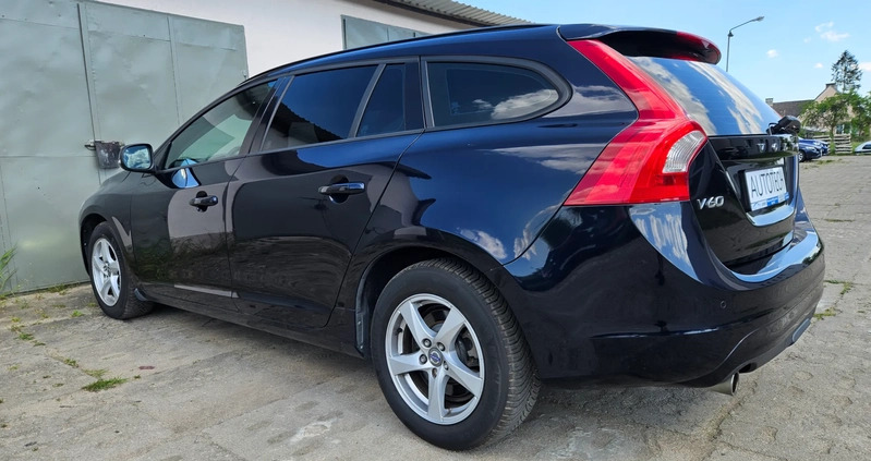 Volvo V60 cena 56000 przebieg: 192000, rok produkcji 2017 z Garwolin małe 326